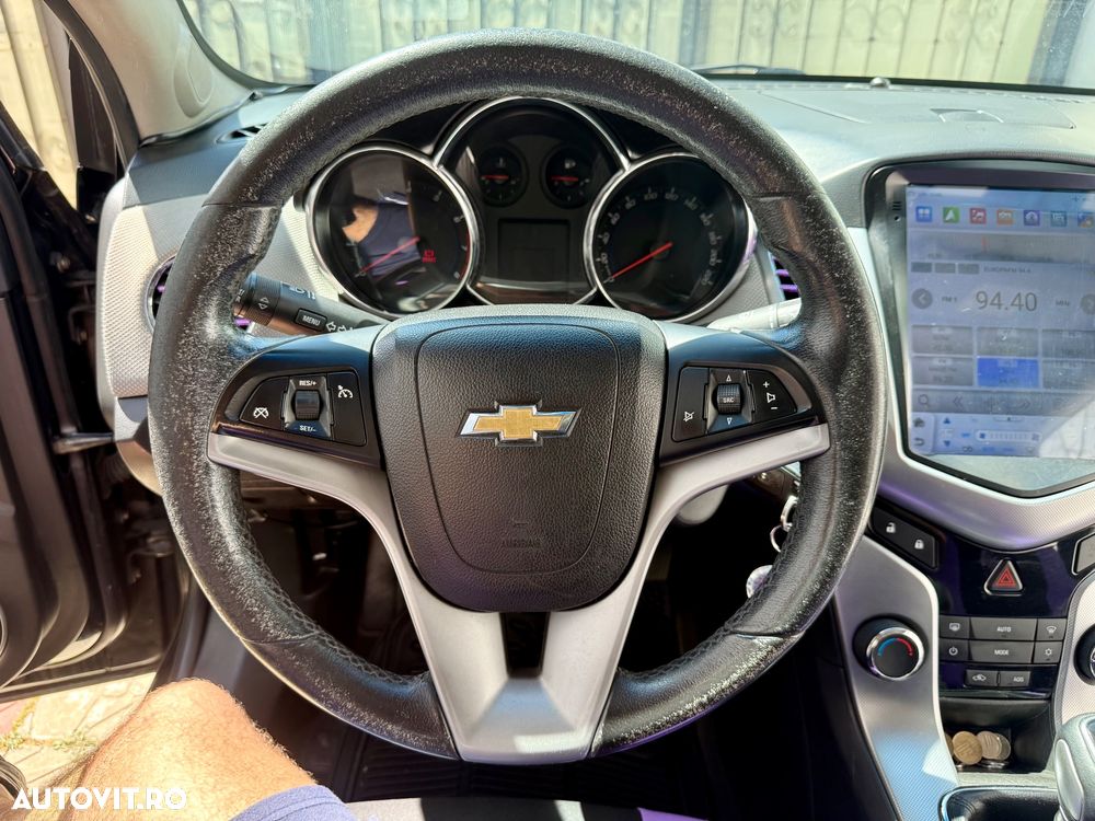 Chevrolet Cruze 1.8 Ecotec LT - 16