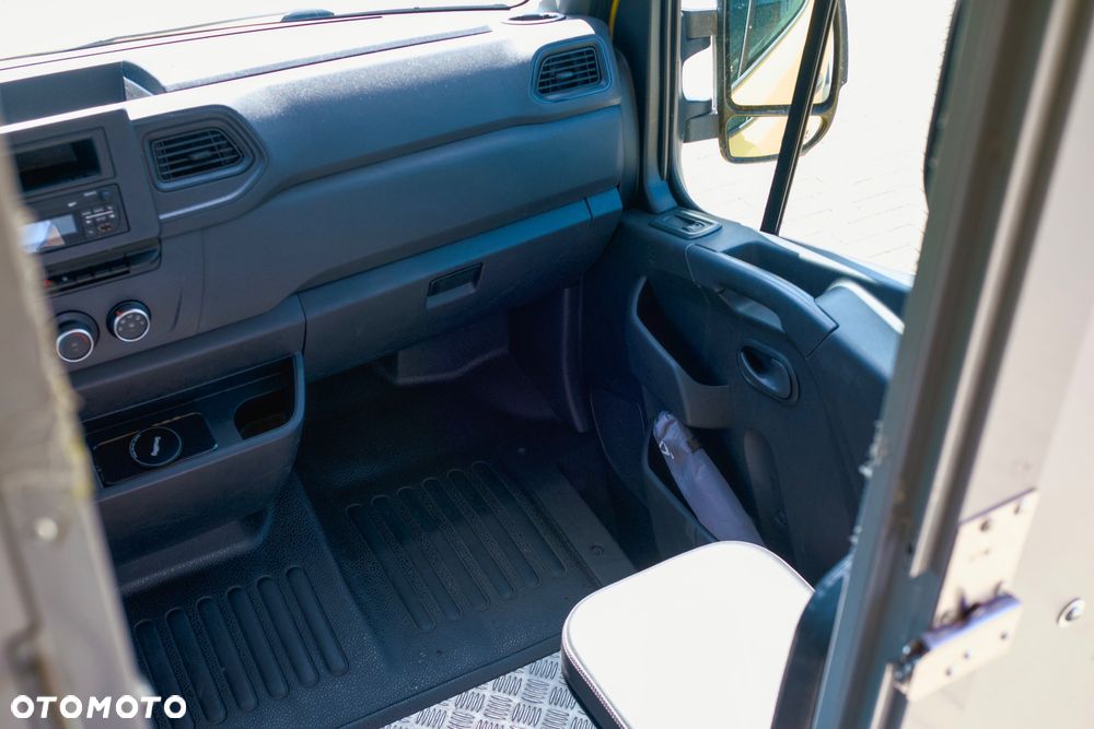 Renault E-Master - 35
