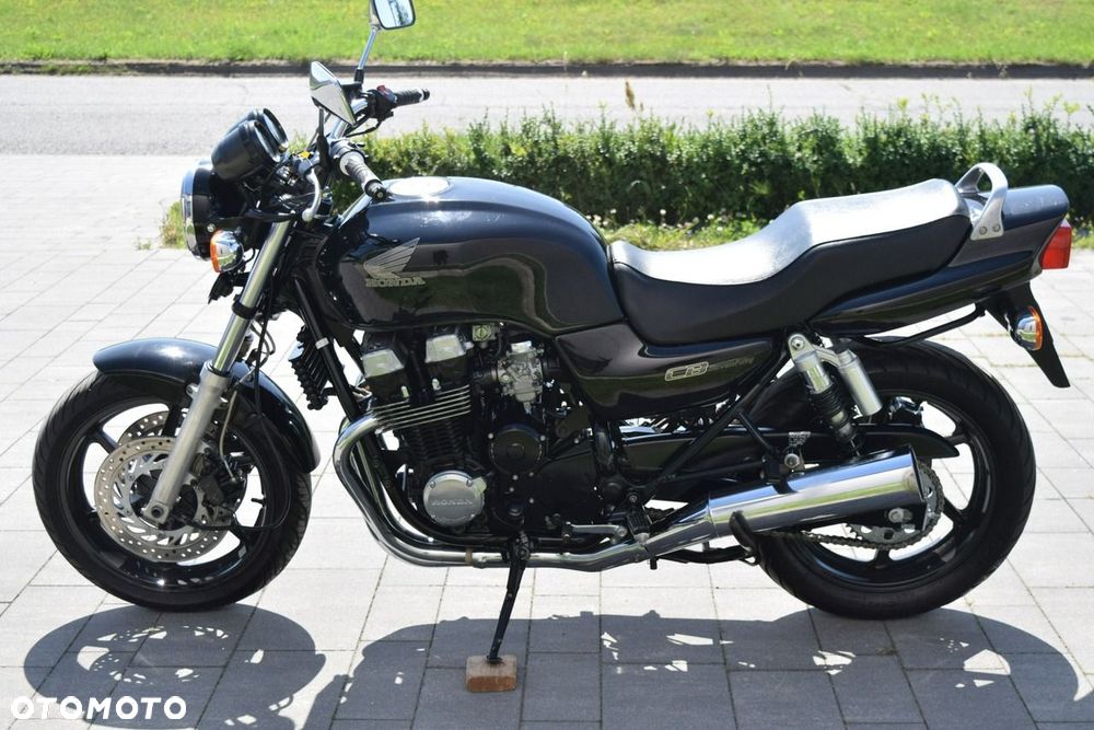 Honda CB - 12