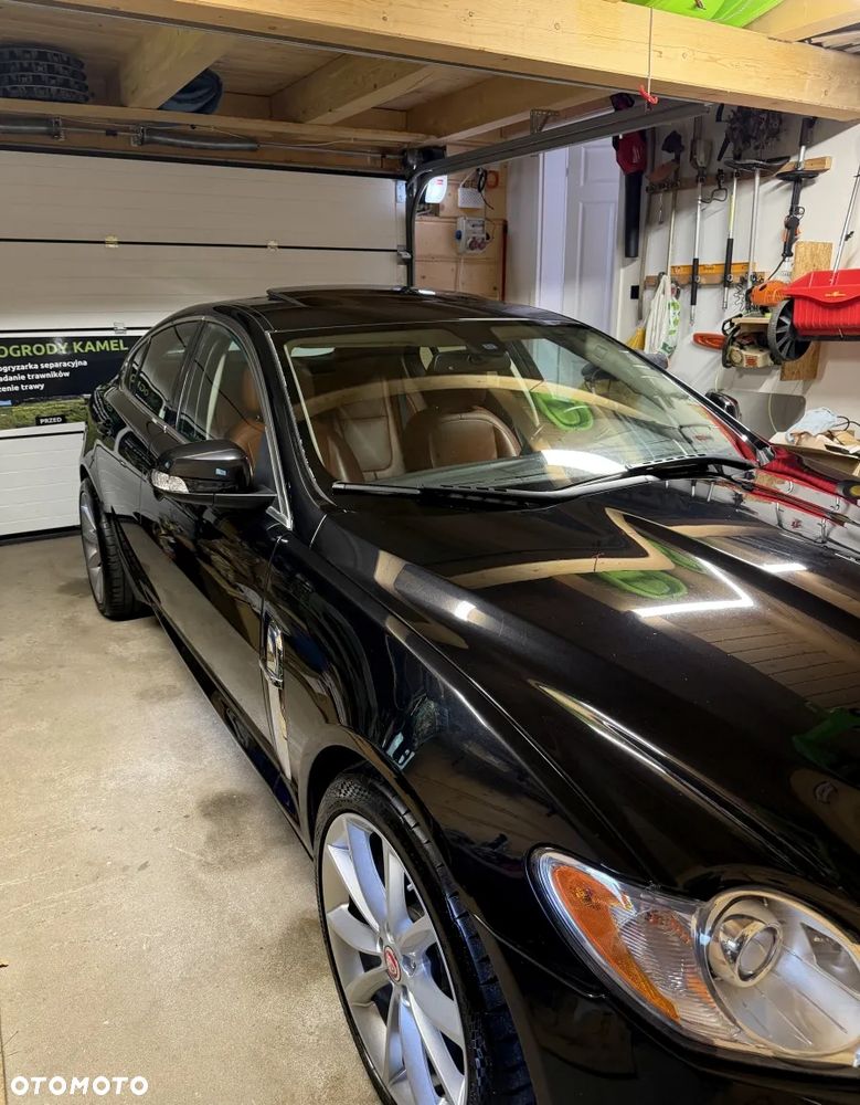 Jaguar XF 4.2 SV8 - 32