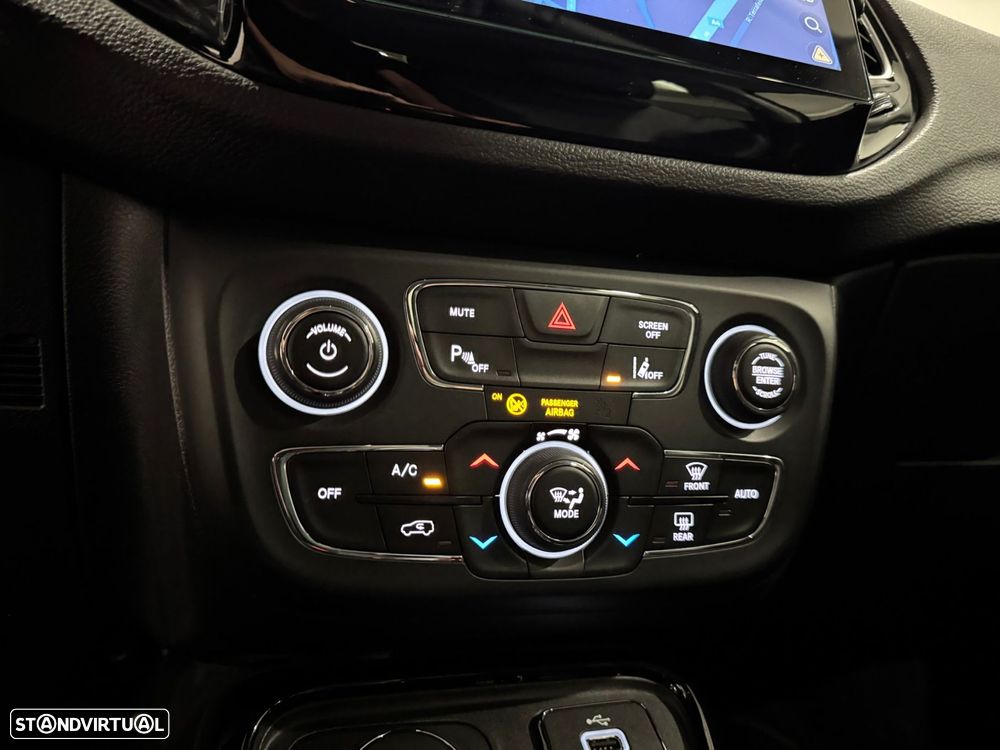 Jeep Compass 2.0 M-Jet Limited Auto - 41