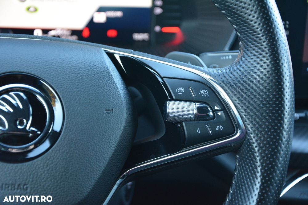 Skoda Octavia 2.0 TDI DSG 4x4 RS Plus - 32