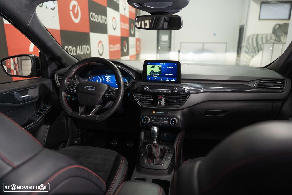 Ford Kuga 1.5 EcoBoost ST-Line X - 12