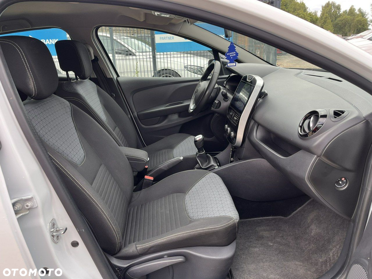 Renault Clio - 22