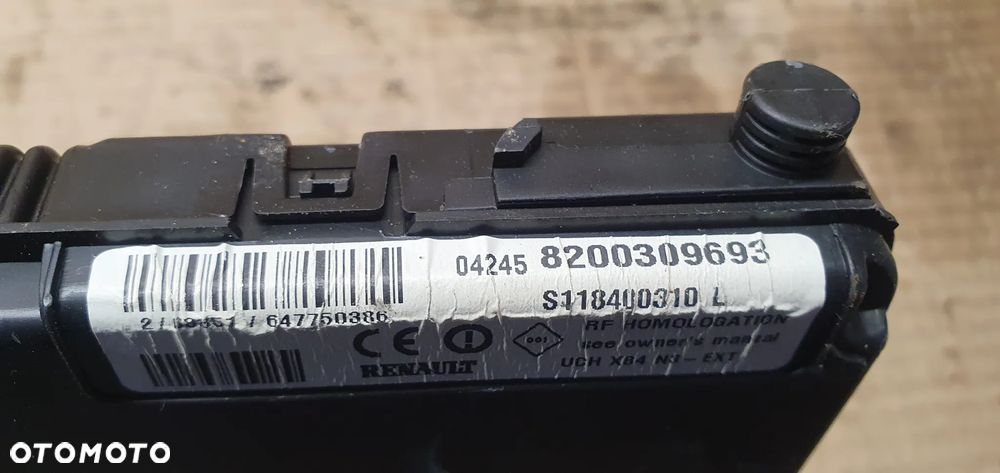 Moduł sterownik UCH Renault Scenic II 8200309693 - 3