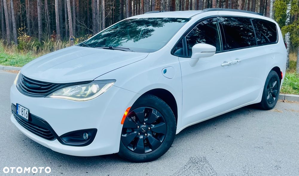 Chrysler Pacifica - 3