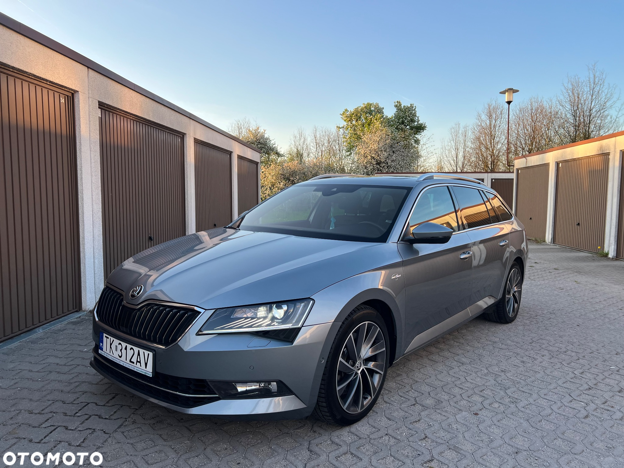 Skoda Superb 2.0 TSI 4x4 L&K DSG - 2