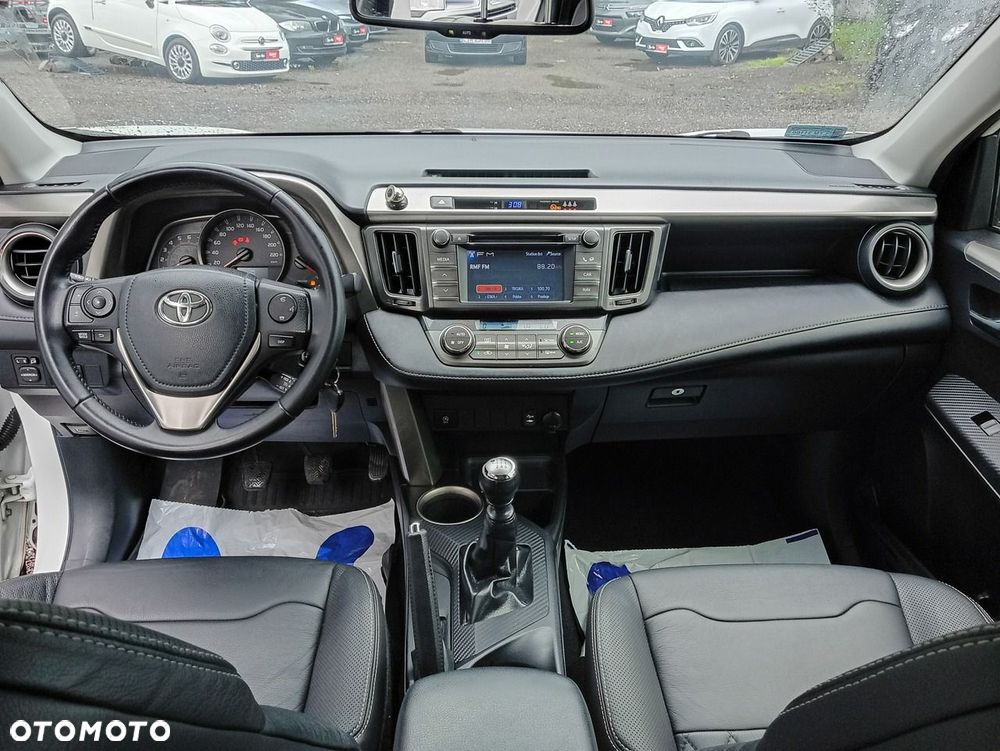 Toyota RAV4 - 8