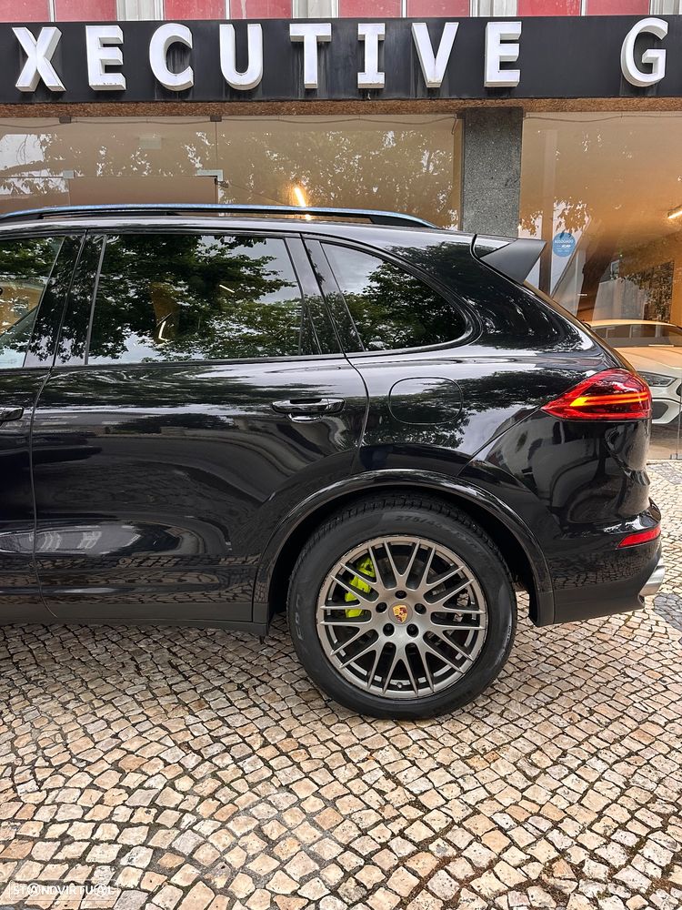 Porsche Cayenne - 5