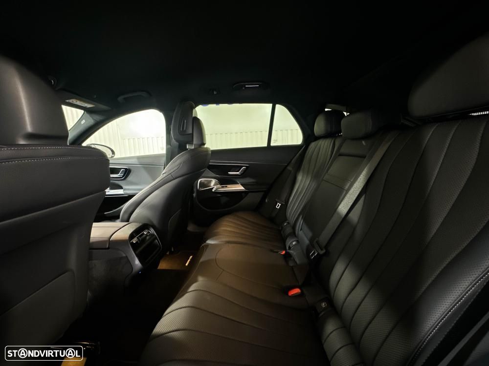Mercedes-Benz E 300 de 4Matic 9G-TRONIC AMG Line - 9