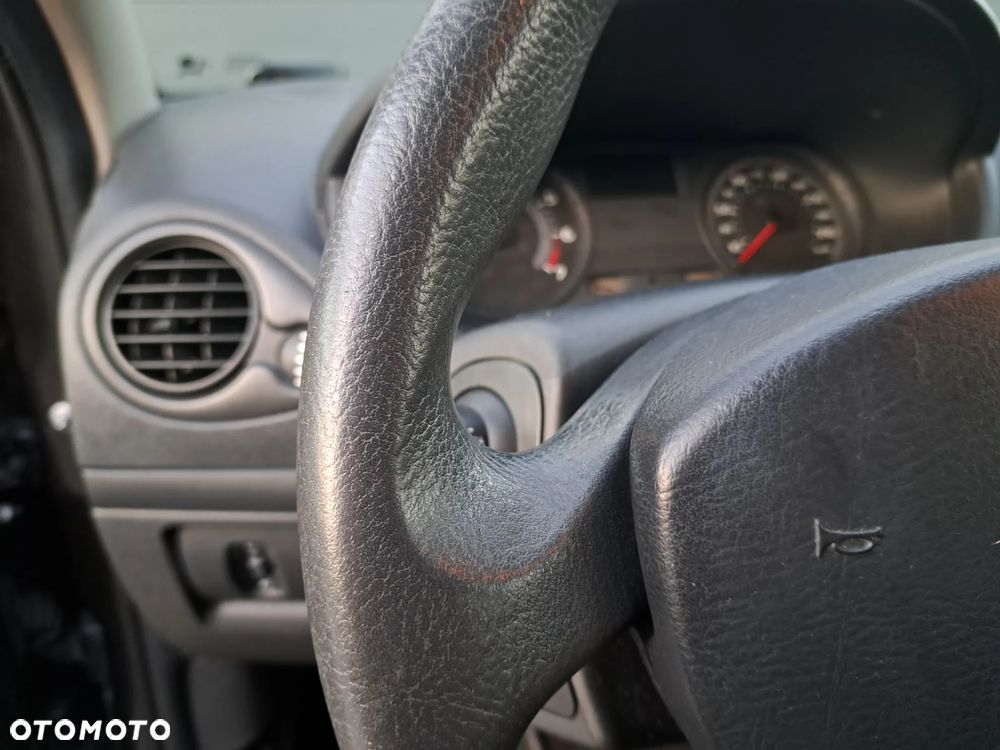 Renault Clio - 13