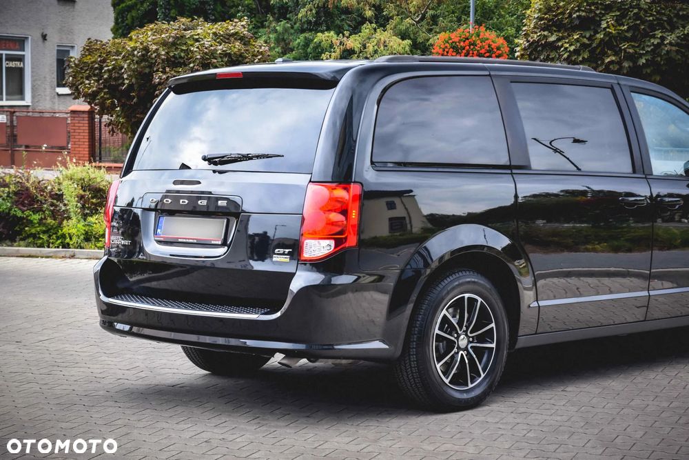 Dodge Grand Caravan 3.6 R/T - 16