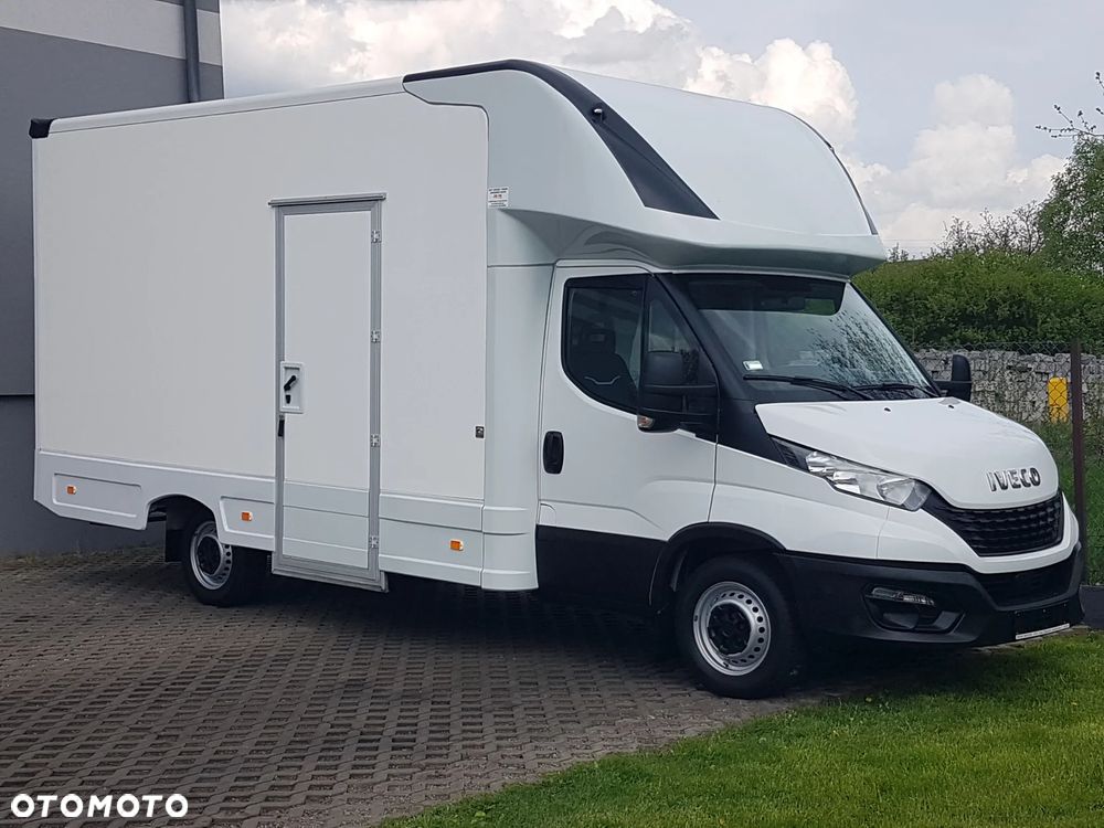 Iveco DAILY KONTENER NISKOPODŁOGOWY 4,43x2,23x2,42 SKLEP FOODTRUCK BAR KLIMA KONIOWÓZ KAMPER - 1