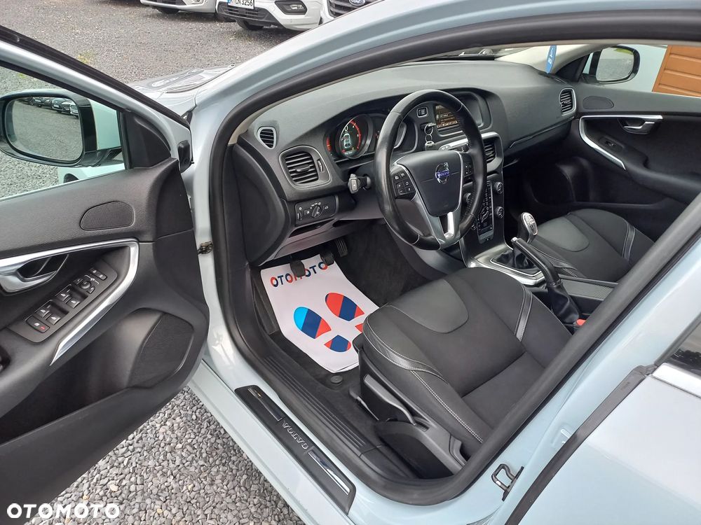Volvo V40 D3 Momentum - 19