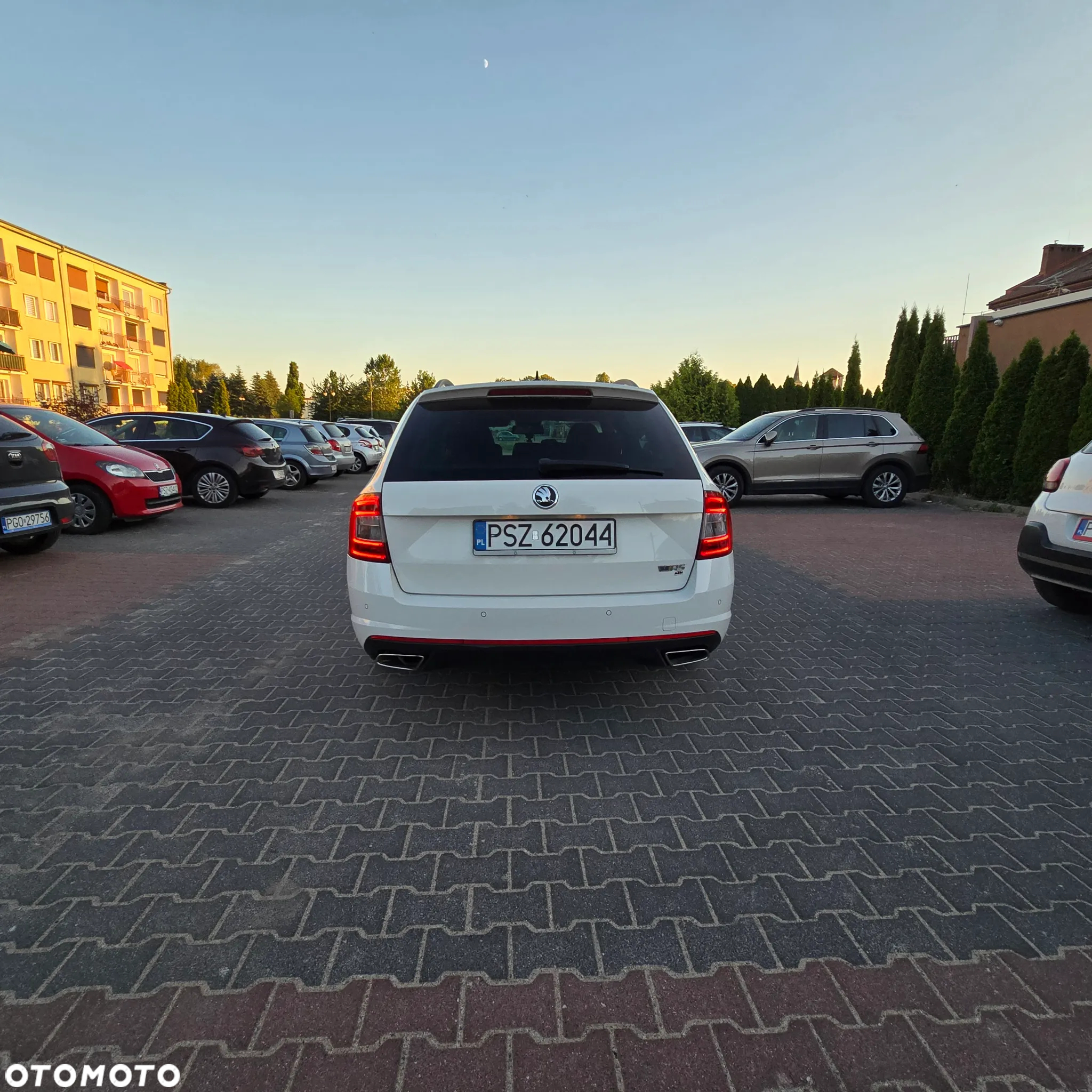Skoda Octavia Combi 2.0 TDI RS - 9