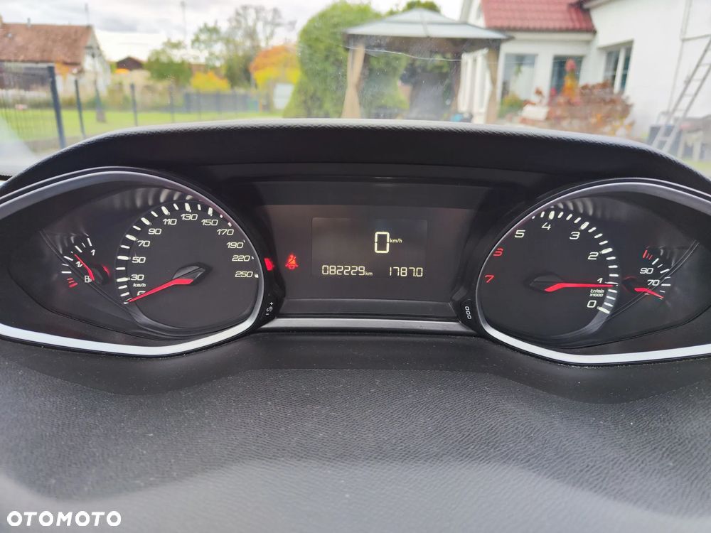 Peugeot 308 1.2 PureTech GPF Allure S&S - 14