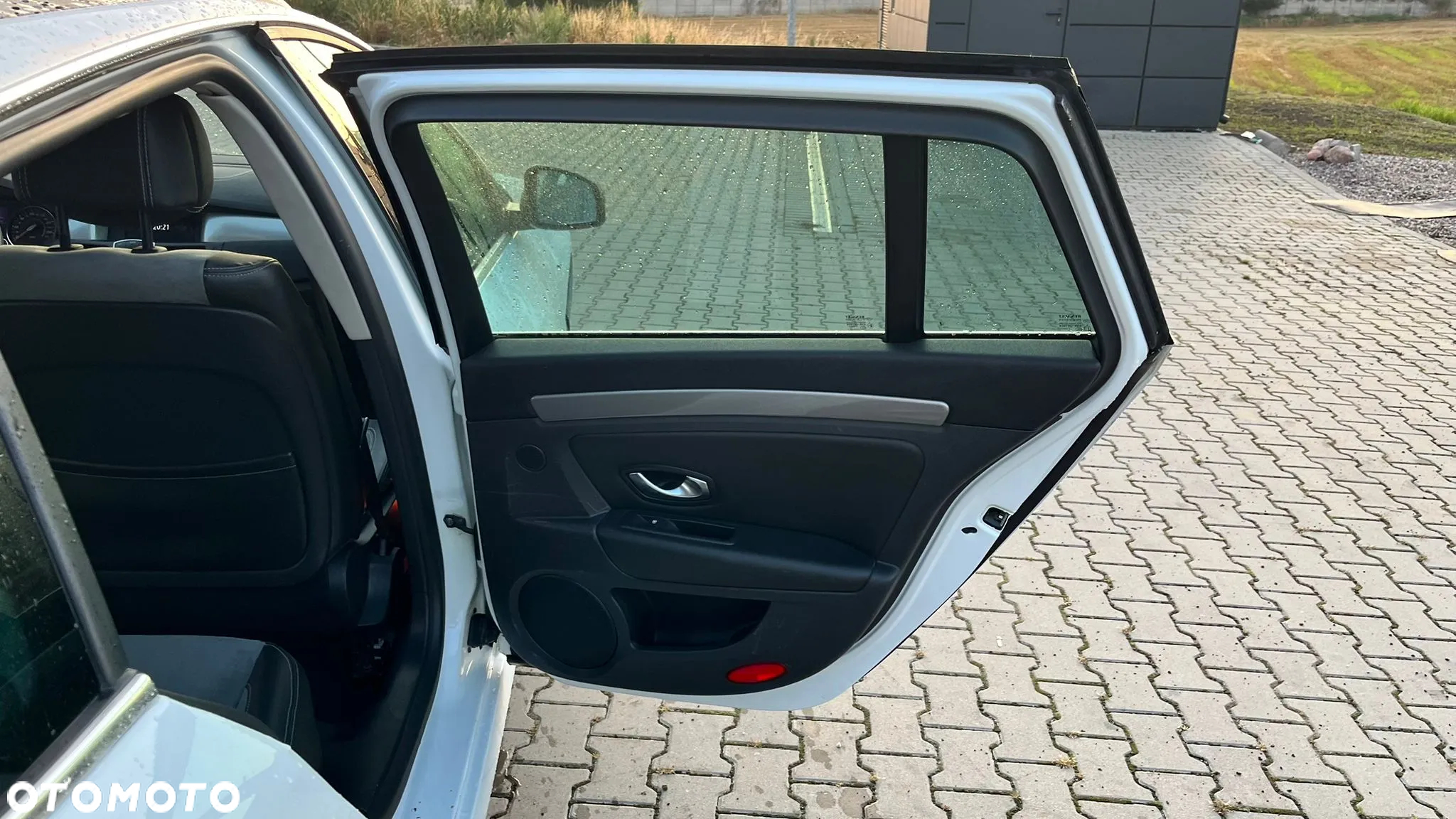 Renault Laguna ENERGY dCi 175 FAP Start & Stop Bose Edition - 20