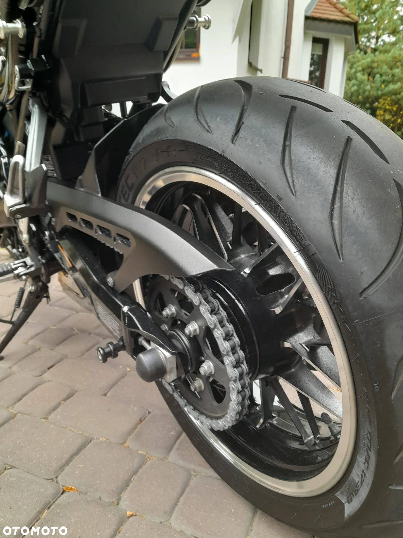 Kawasaki Z 900 RS - 9