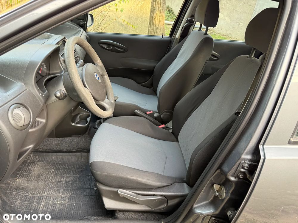 Fiat Punto 1.2 8V Active - 17