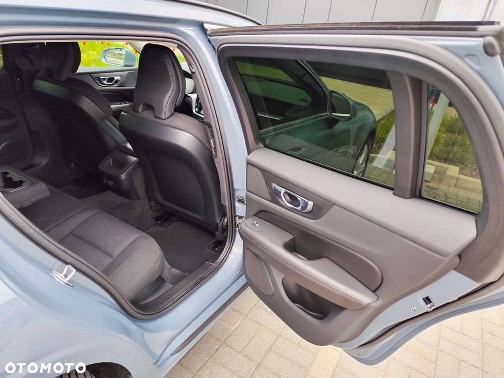 Volvo V60 B4 D Momentum Pro - 21