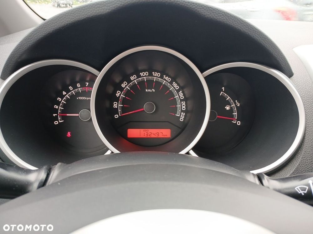 Kia Venga 1.6 M - 18