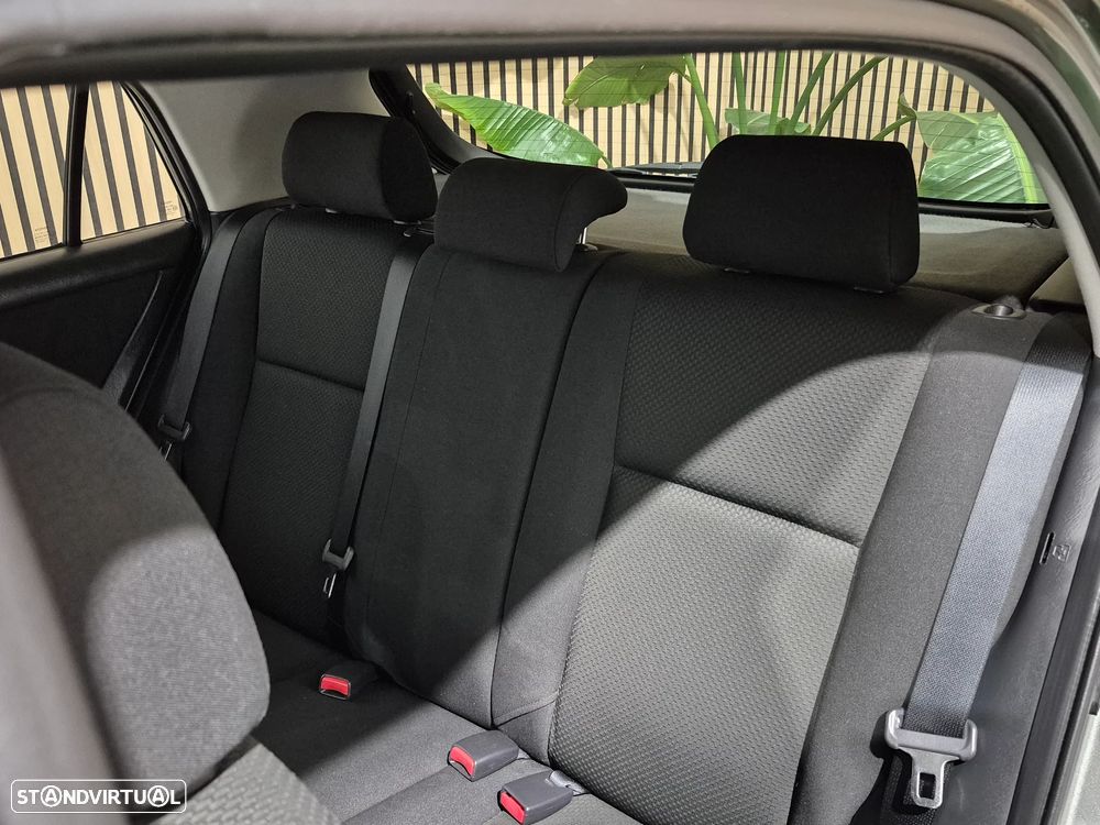 Toyota Corolla 1.4 D-4D MMT Sol - 24