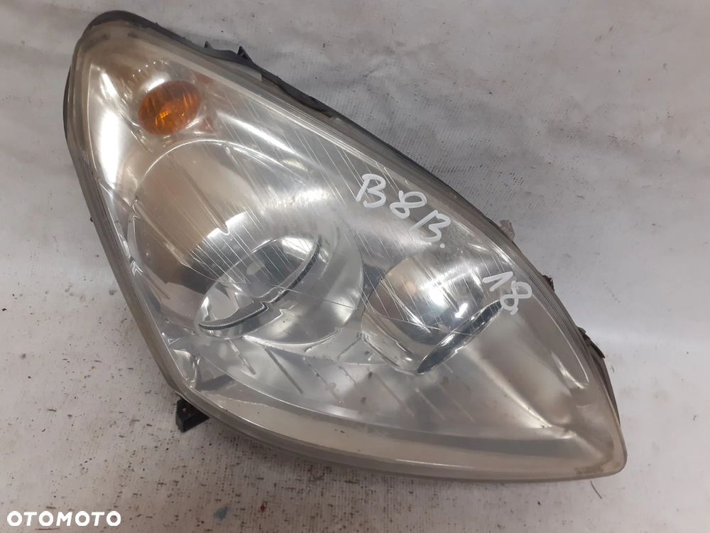 .  PRZOD PRZEDNIA LAMPA PRAWA OPEL ZAFIRA B - 1