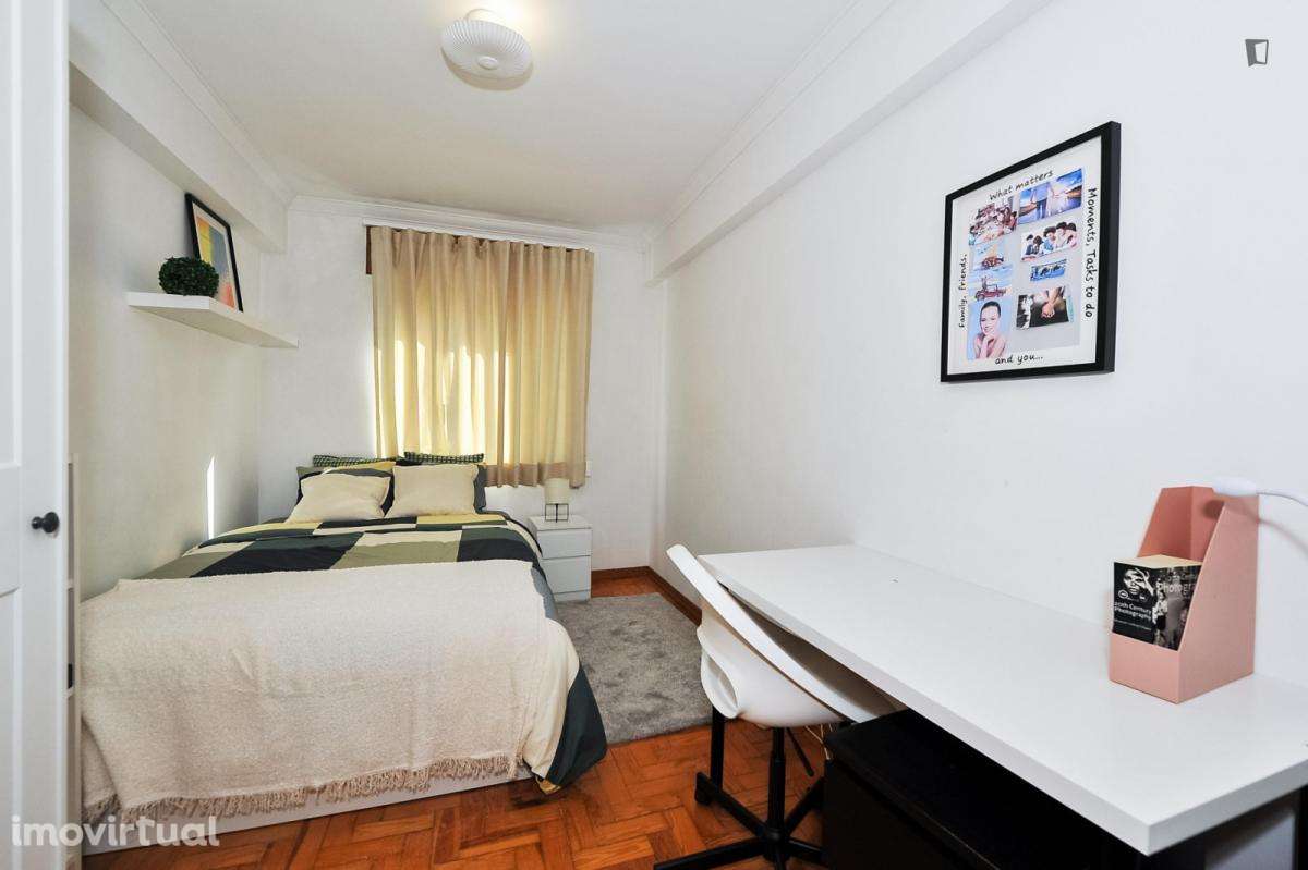 Quarto - localizado em Setubal - Grande imagem: 5/10