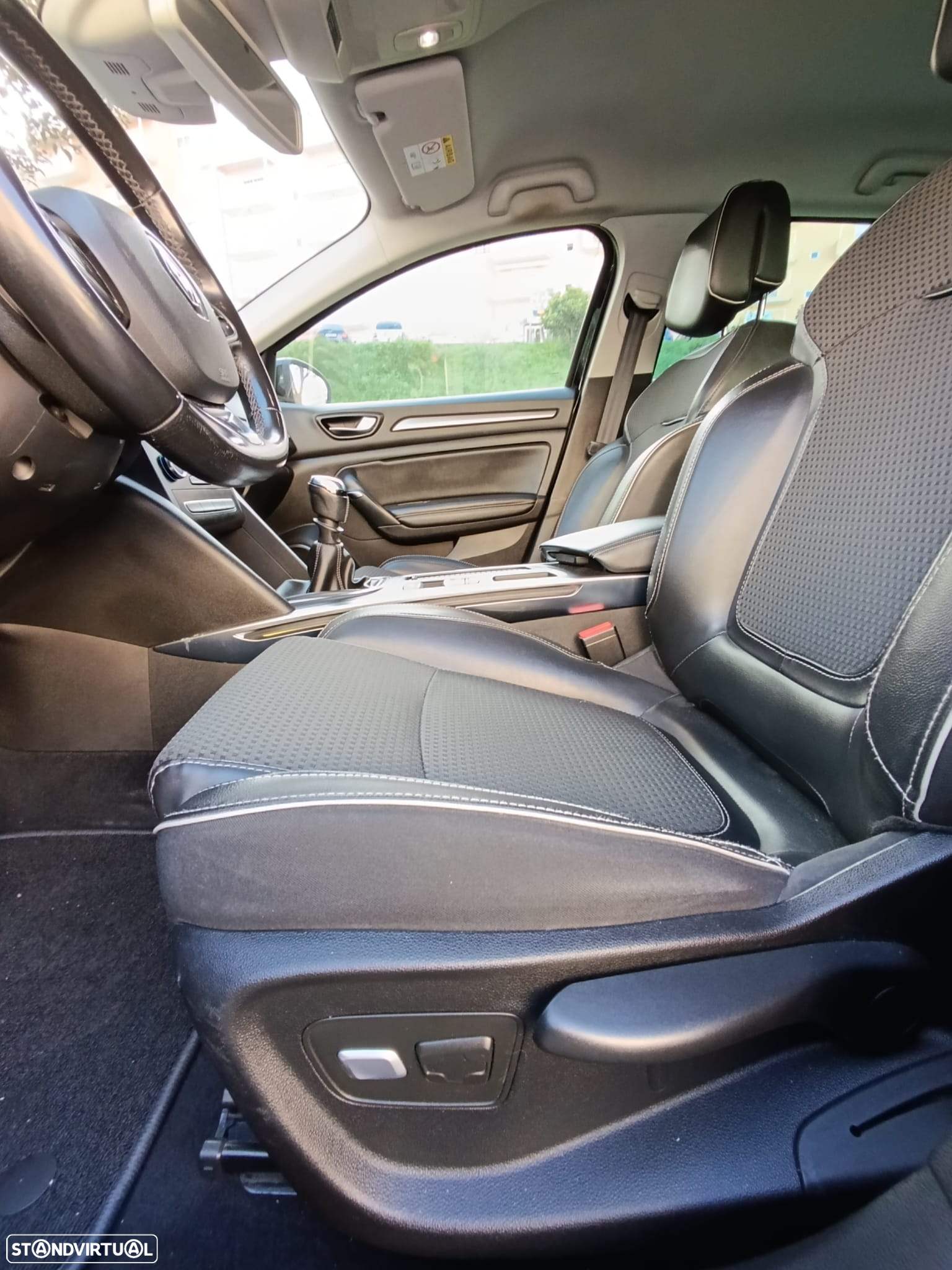 Renault Mégane Sport Tourer 1.5 dCi Bose Edition J18 - 15
