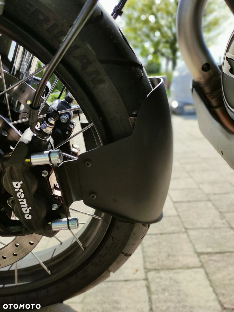 Moto Guzzi V85 - 7