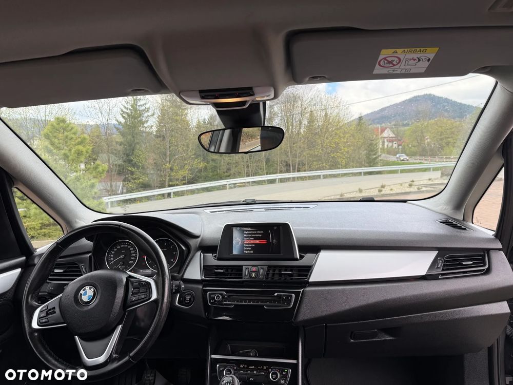 BMW Seria 2 216d - 14