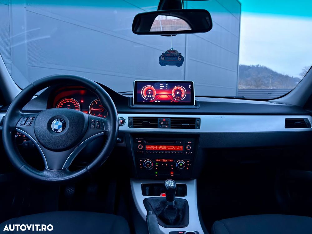 BMW Seria 3 320d - 12