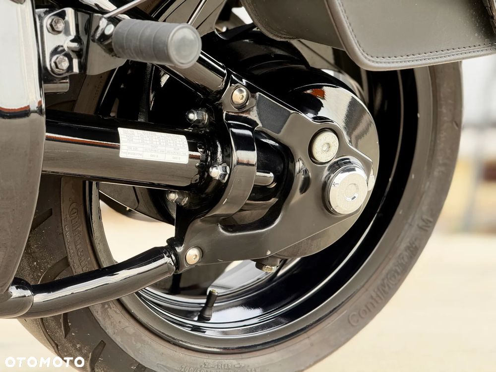 Suzuki Boulevard - 37