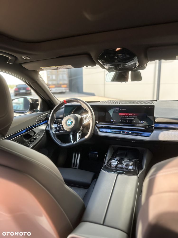 BMW i5 83.9kWh M60 xDrive - 14
