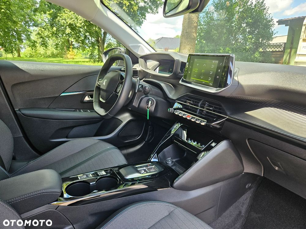 Peugeot 208 - 13