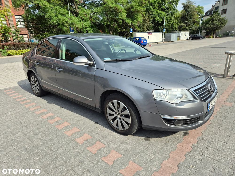 Volkswagen Passat 1.9 TDI DPF BlueMotion - 3