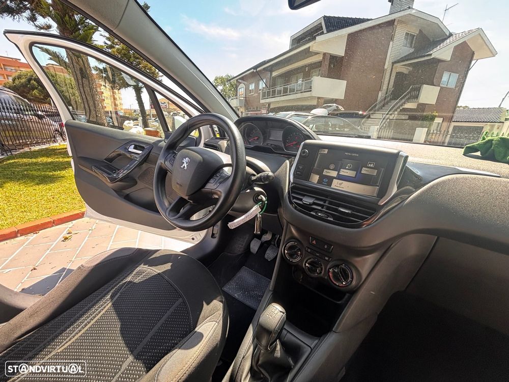 Peugeot 208 1.4 HDi Allure - 19