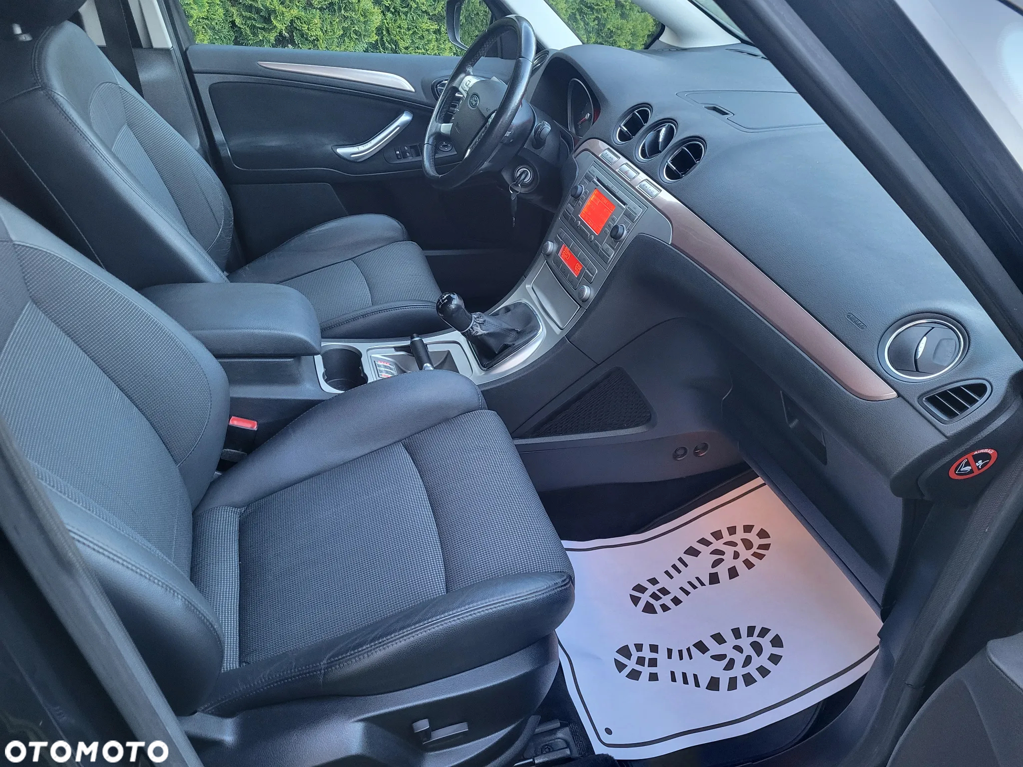 Ford S-Max - 16