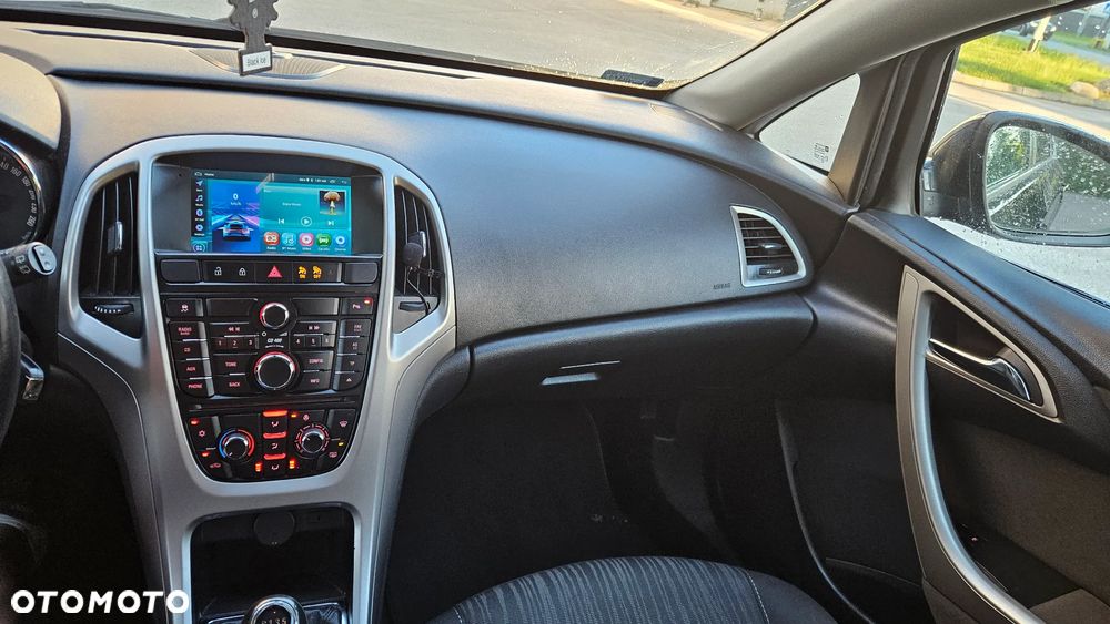 Opel Astra 1.4 Turbo 150 Jahre - 24