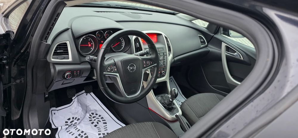 Opel Astra 1.7 CDTI DPF 150 Jahre - 13