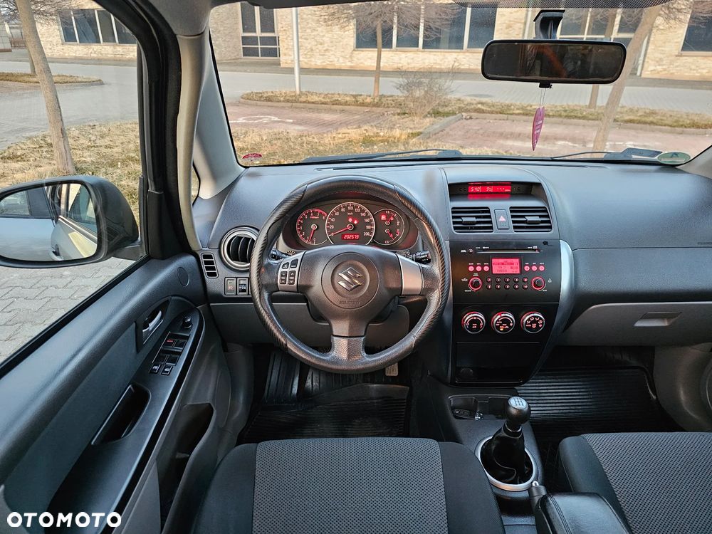 Suzuki SX4 1.6 Premium Outdoor - 24