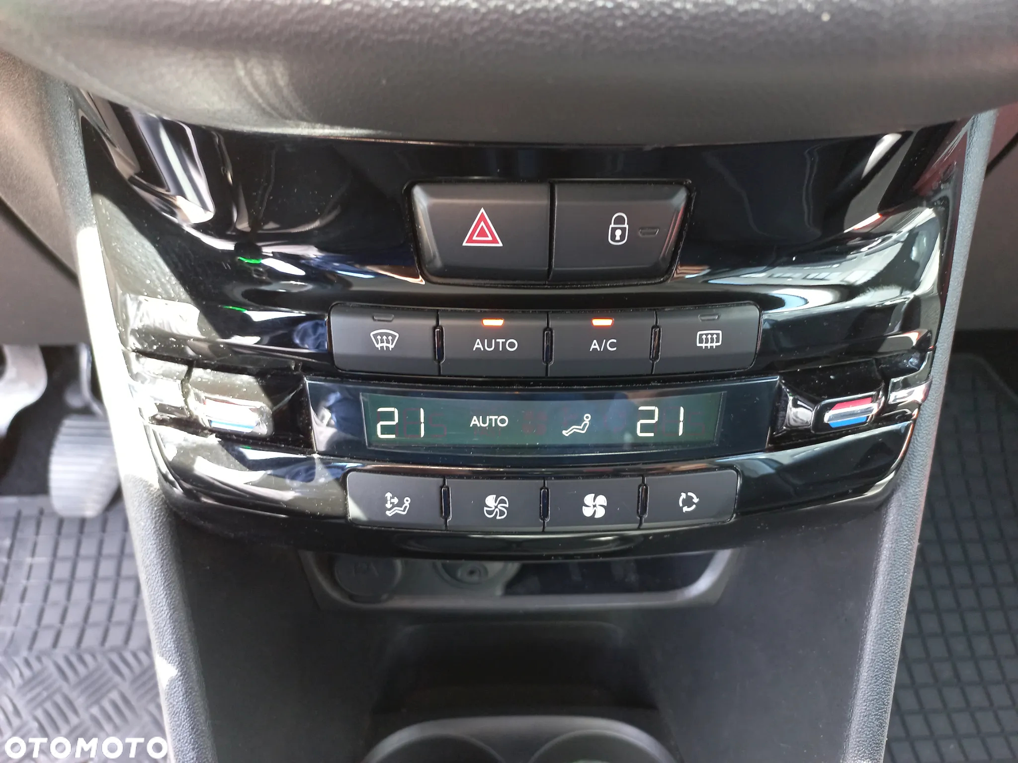 Peugeot 208 1.2 PureTech Active - 19