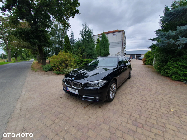 BMW Seria 5 525d xDrive Luxury Line