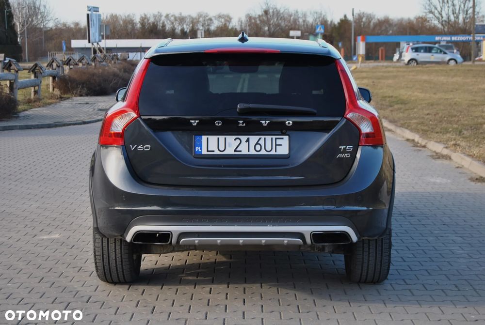 Volvo V60 Cross Country T5 AWD Summum - 21