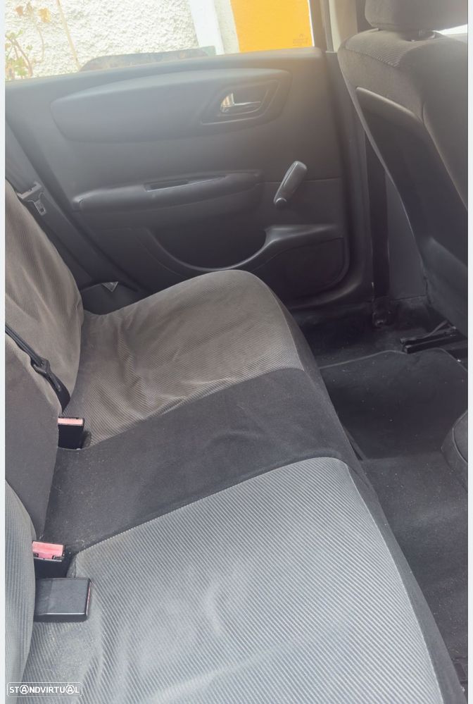 Citroën C4 1.6 HDi Exclusive - 4