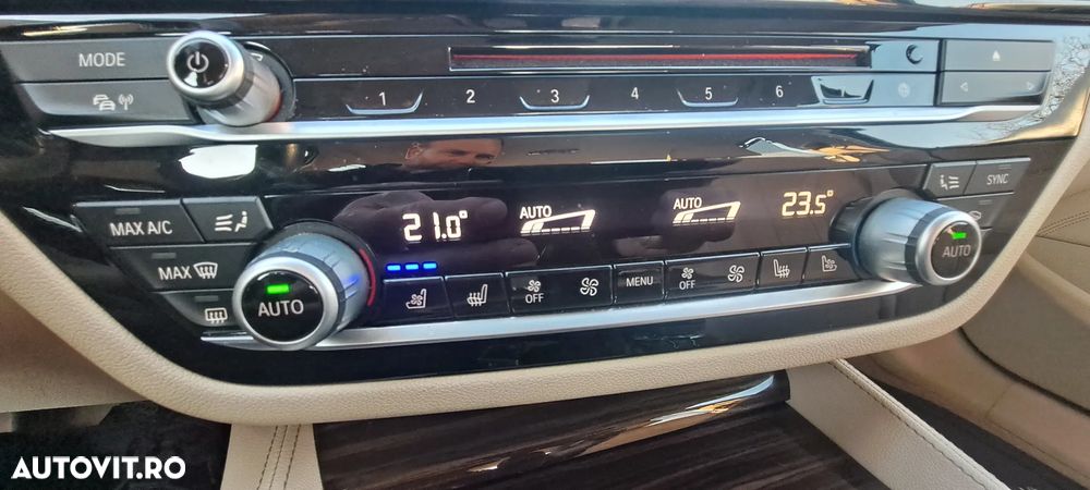 BMW Seria 5 520d Aut. Luxury Line - 14