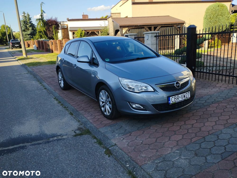 Opel Astra 1.4 Turbo 150 Jahre - 3