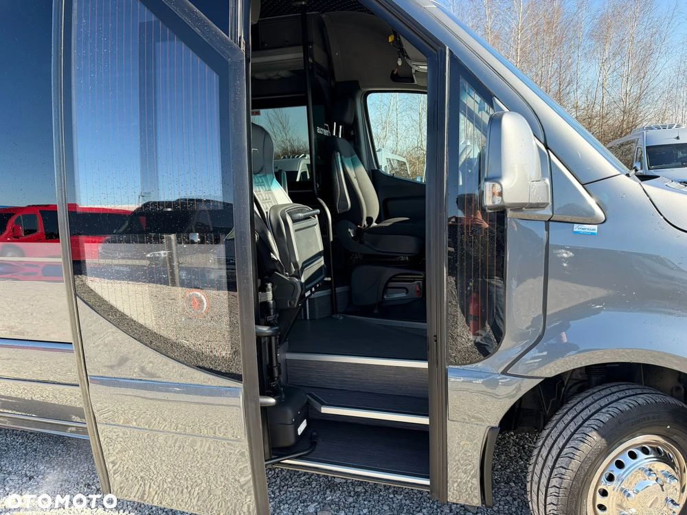 Mercedes-Benz Sprinter 519 - 20