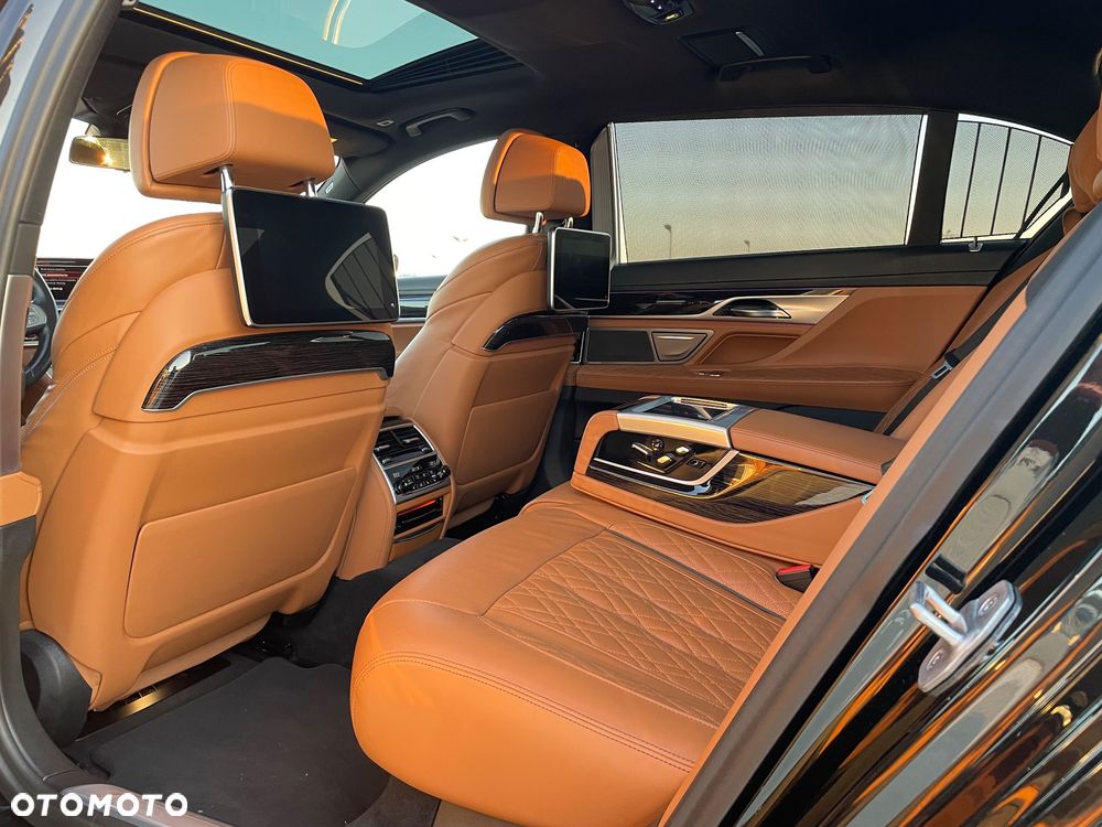 BMW Seria 7 750Li xDrive sport - 22
