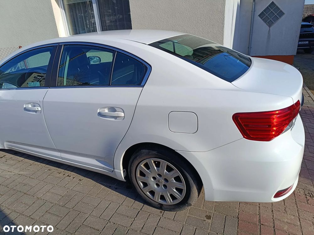 Toyota Avensis 2.0 D-4D Active - 8